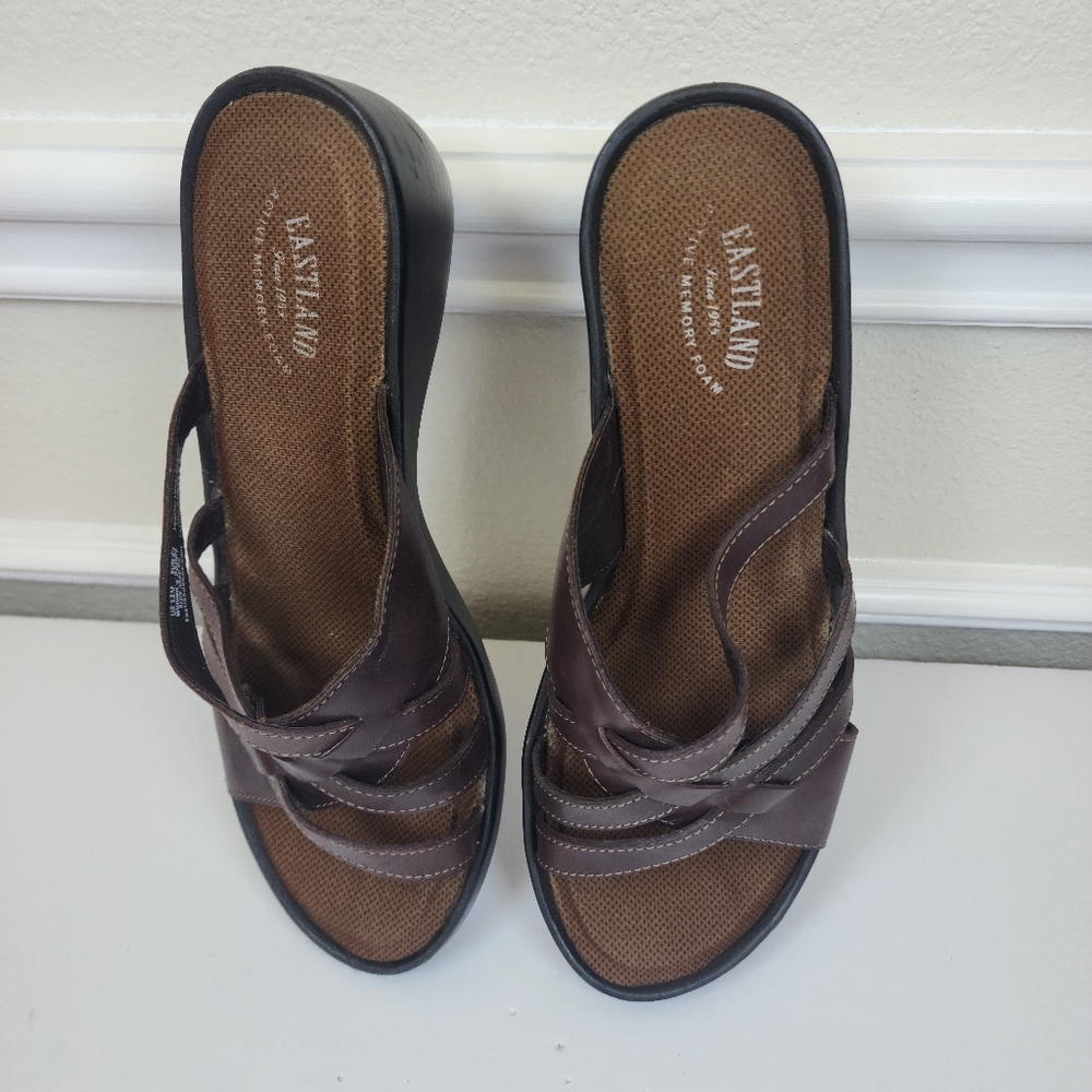 Eastland Brown Women's Poppy Wedge platform Sandal  11M heel height 2.5 " - Picture 3 of 10